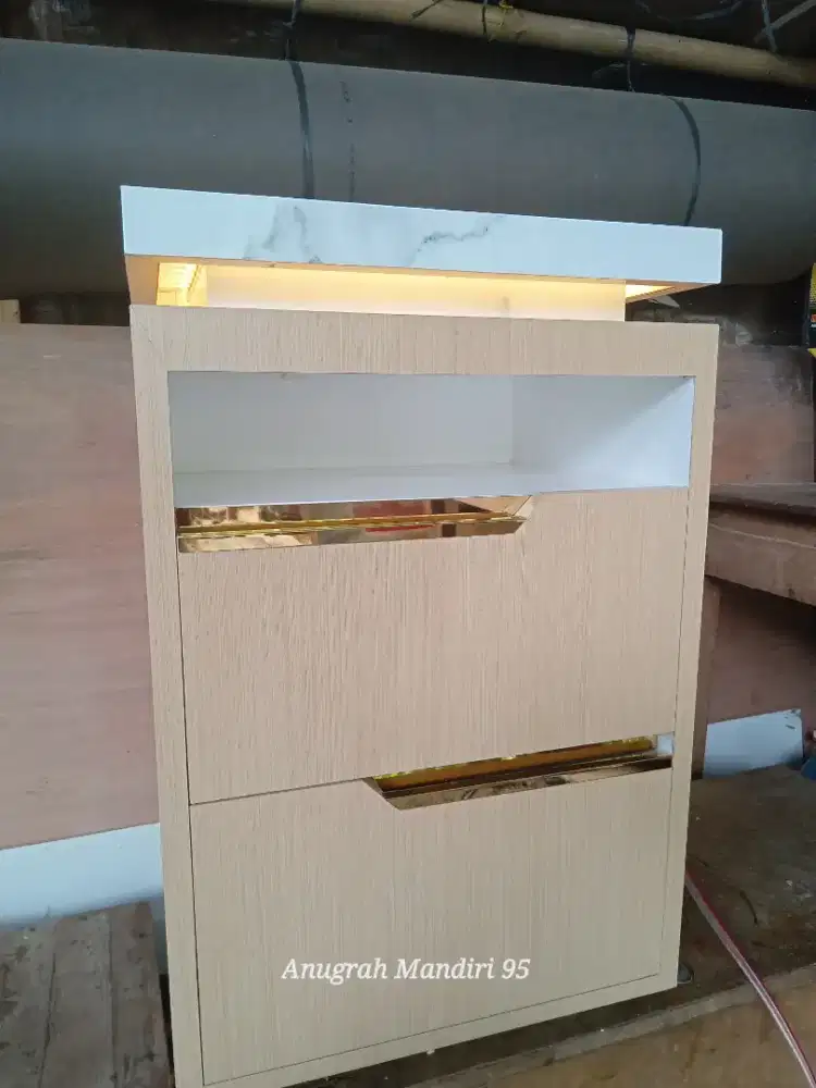 Meja tv dinding dan kitchenset