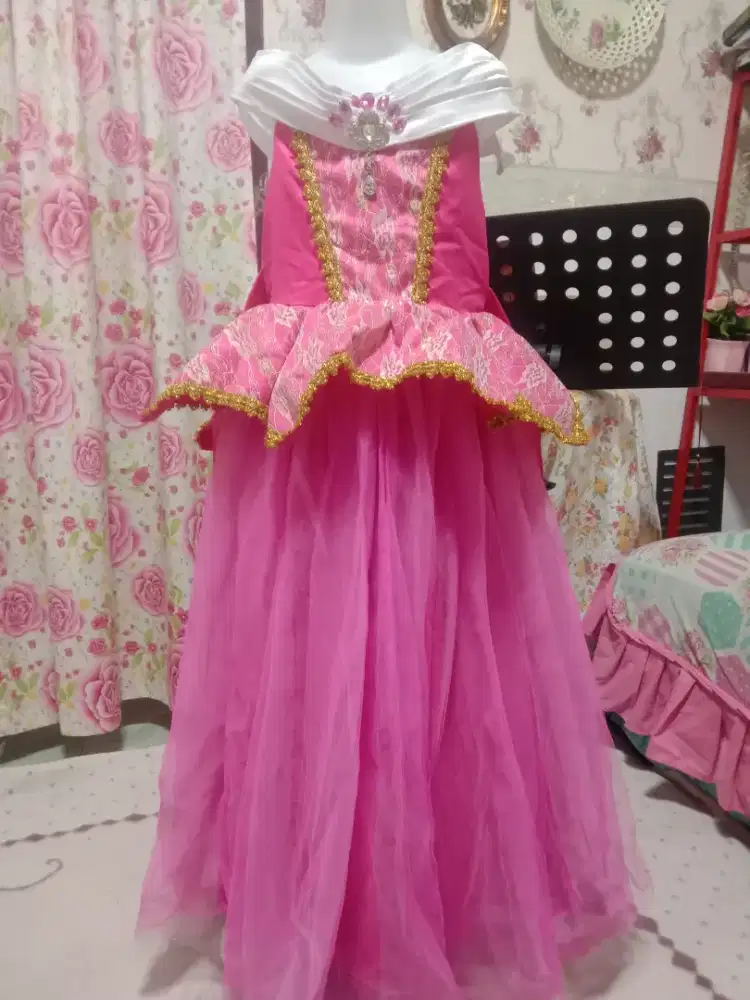 Baju gaun ulang tahun anak