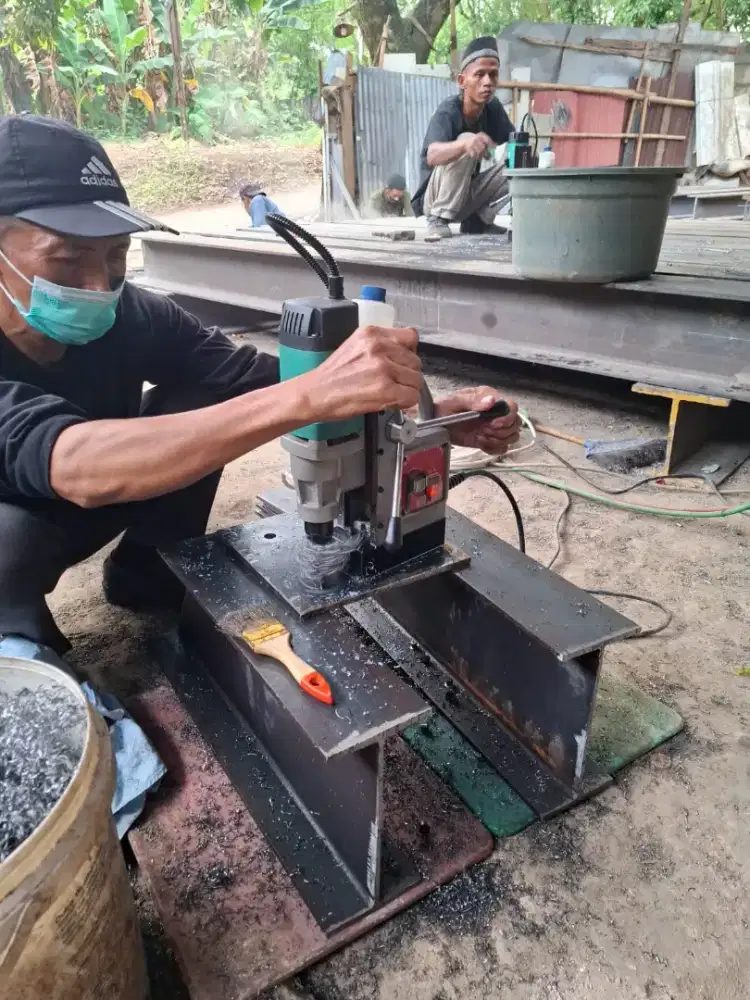 Pabrikasi Baja Menjadi Gedung Pabrik atau Gudang