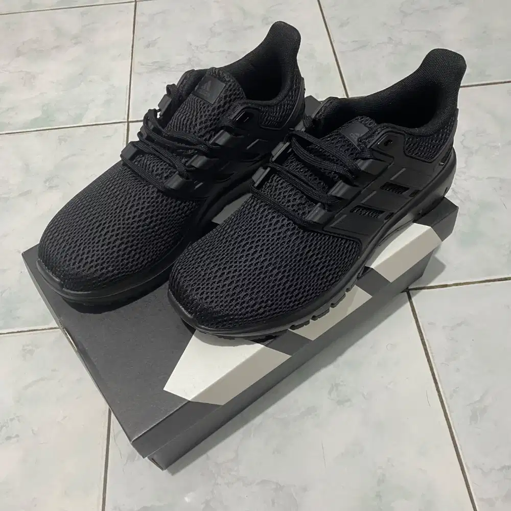 (NEW) SEPATU ADIDAS LIFESTYLE ULTIMASHOW BLACK SIZE 40 / US 7