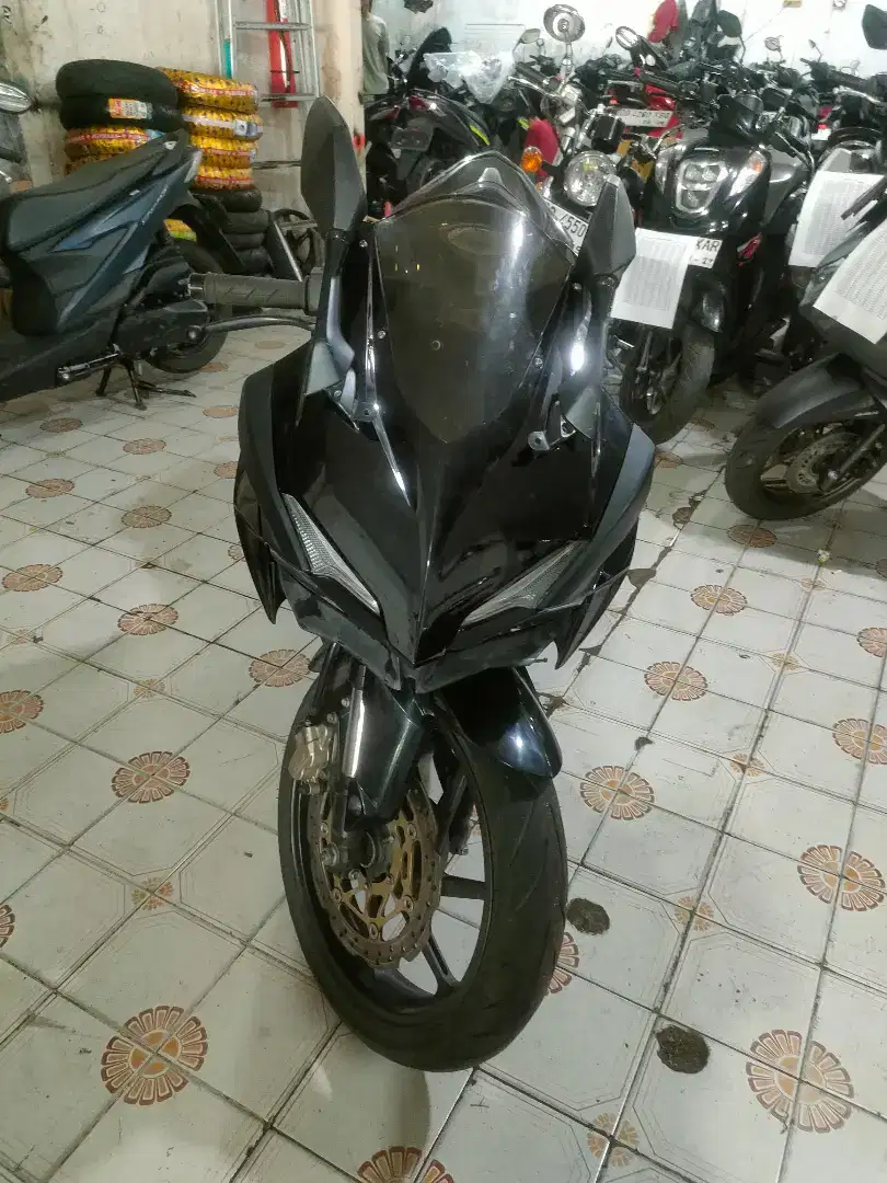 Honda cbr 250 cc 2018 hitam