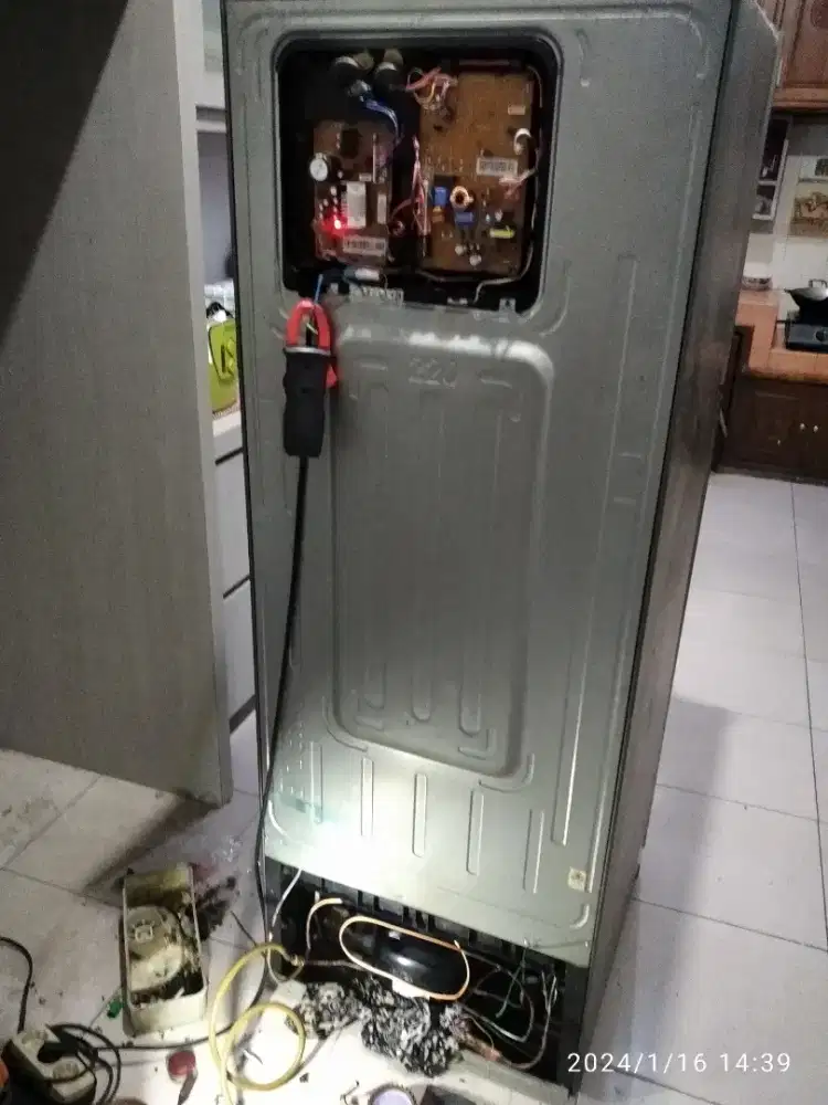 Servis kulkas mesin cuci AC AC ac
