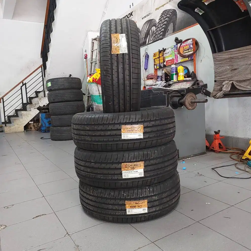 Ban Yokohama AE-61. 235/60/18. Cocok utk CRV, Lexus RX