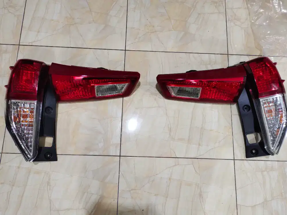 Stoplamp OEM Toyota Innova Reborn