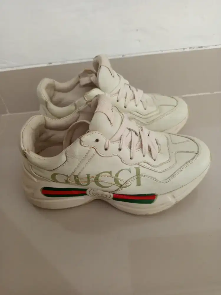 Sepatu wanita ukuran 36 gucci italy
