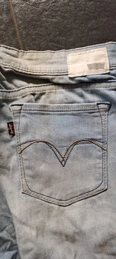 Levi Strauss wanita size 30 original