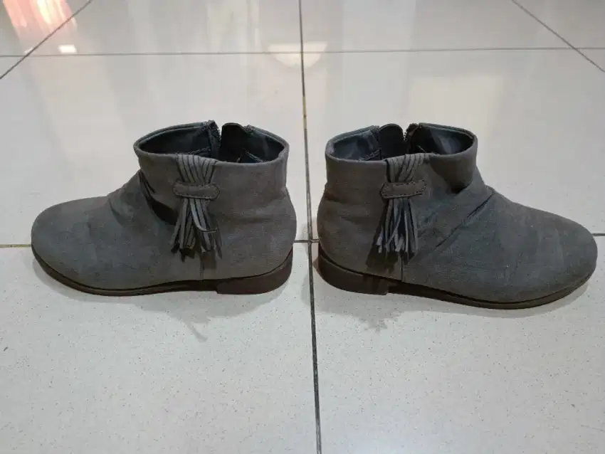 Sepatu boot anak HnM kulit suede