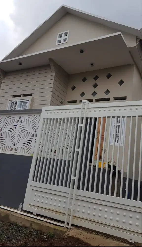 Jual Rumah Cihanjuang Bonus Tanah - Harga Nett