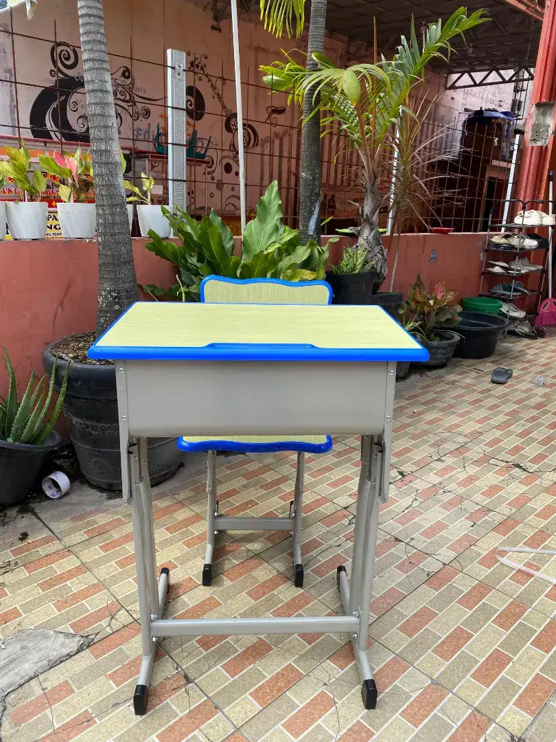 Meja belajar siswa