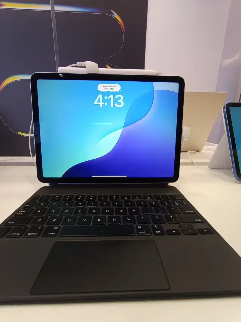 iPad Air M3 (11 inch & 13 inch model)
