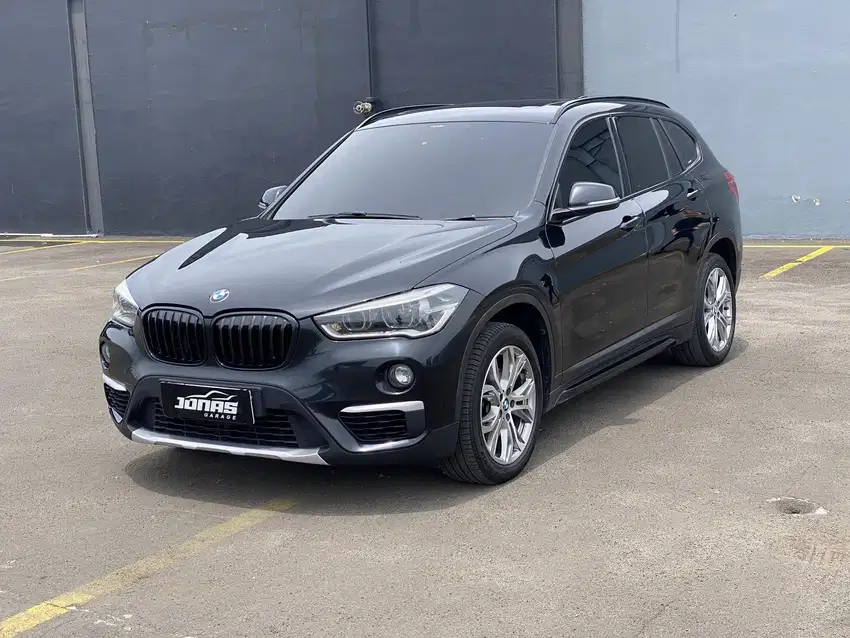 BMW X1 xline 2018 Hitam Panoramic