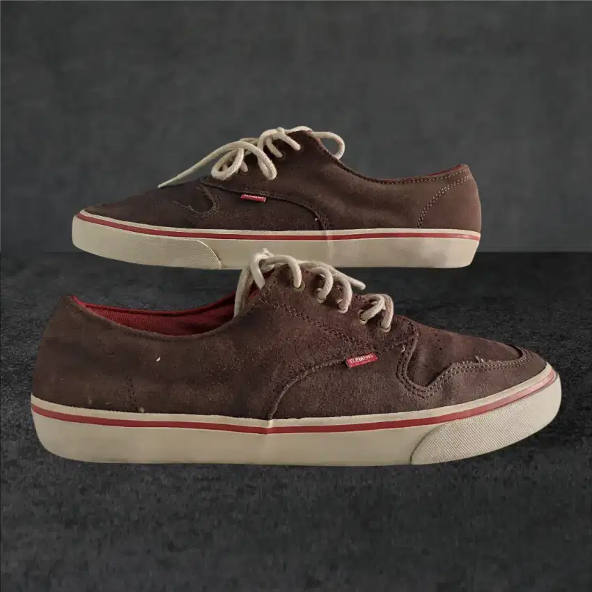 Sepatu Suede Element