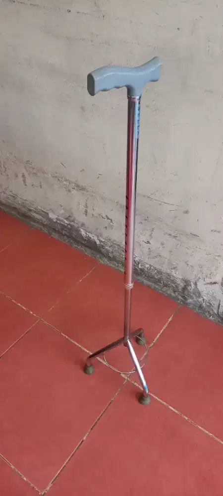 Jual tongkat kaki 3 alat bantu berjalan