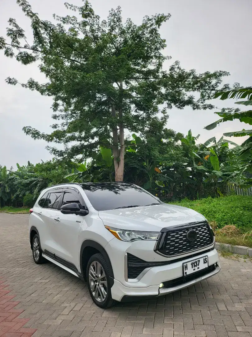 Toyota innova zenix Q Hybrid Modellista Tss 2.0 Cvt Tahun 2022-2023