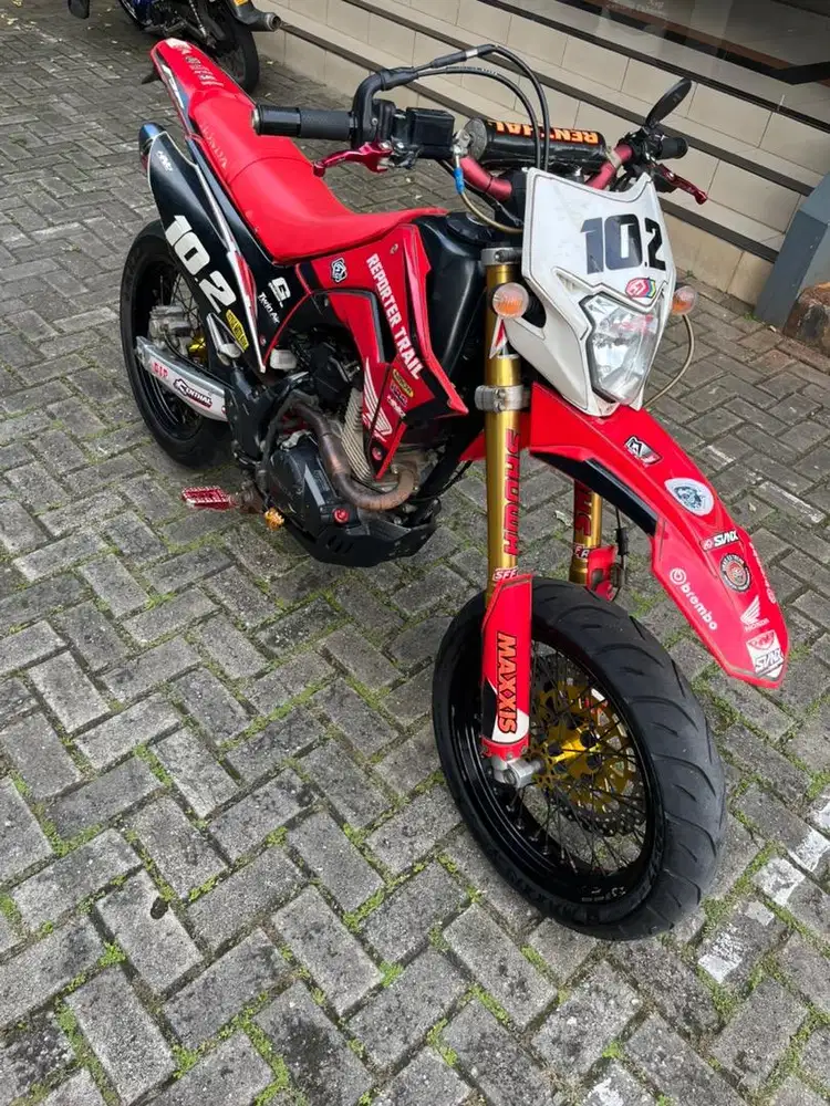 CRF 150 Supermoto Trabas