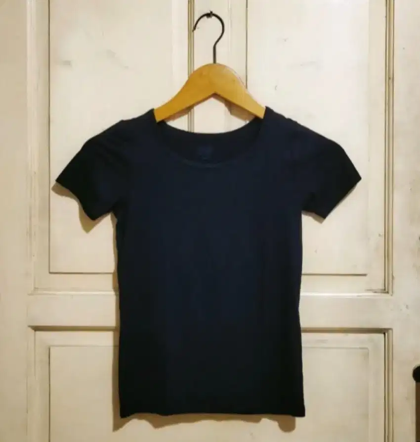 Uniqlo Heattech black top kids