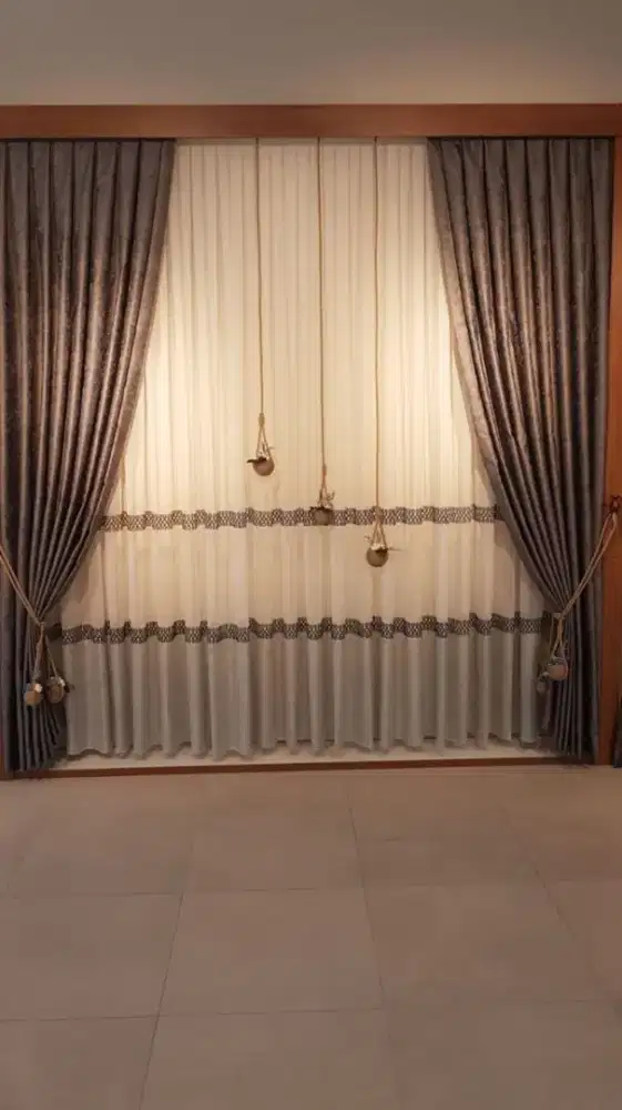 Pasang gordyn gorden murah vertikal roll blind jasa wallpaper dinding