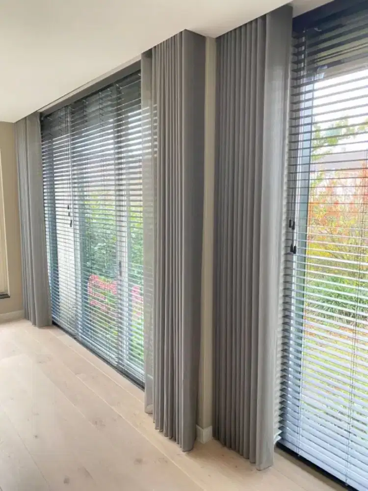 Pasang gordyn gorden murah vertikal roll blind jasa wallpaper dinding