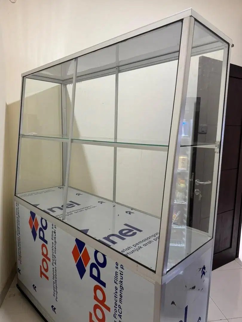 ETALASE JUALAN MAKANAN WARTEG