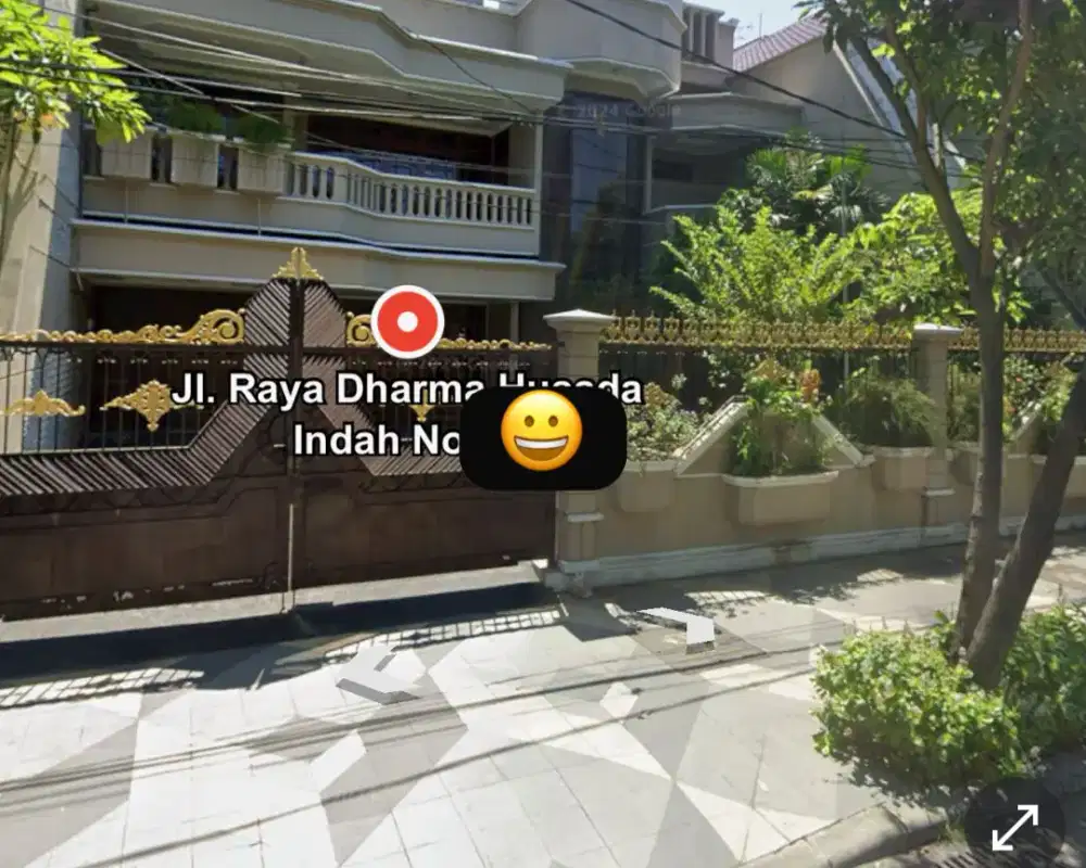 JUAL RUMAH MEWAH LOKASI KOMERSIAL AREA