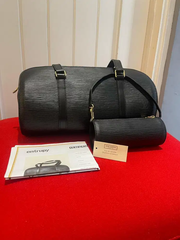 Authentic Louis vuitton epi soufflot black handbag  Dusbag entrupi