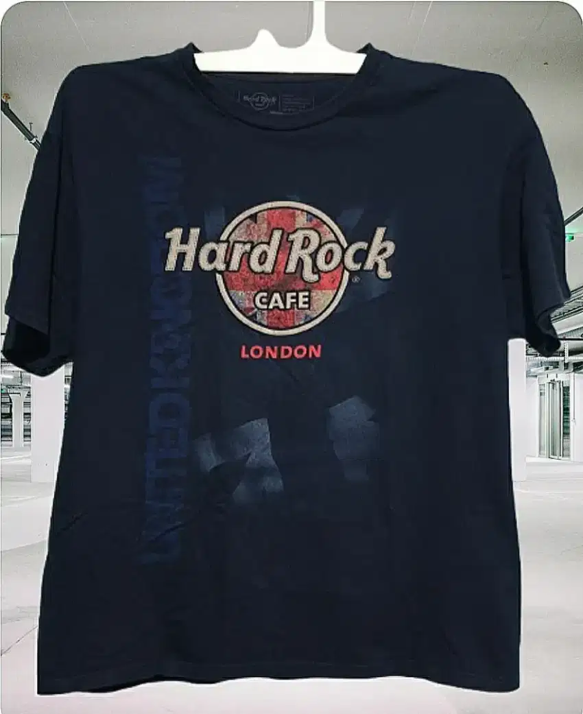 Kaos Hard Rock Cafe LONDON - UK , Size L Mens Fit, Deep Blue Colour.