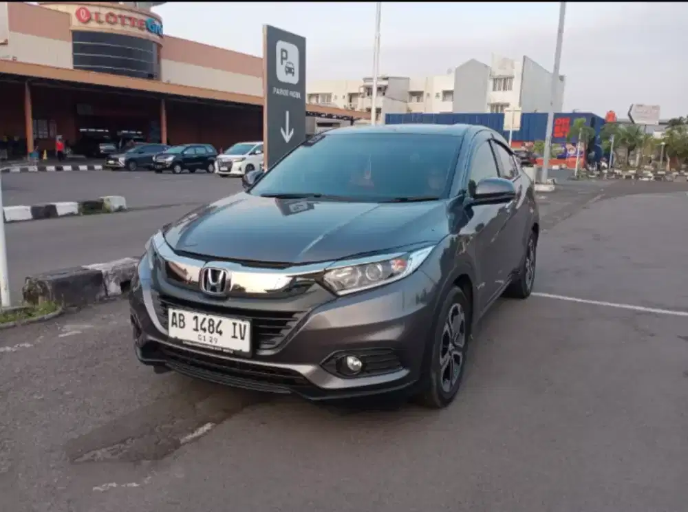Honda HRV E Matic Thn 2022, AB Kota, Servis Record, Km 41rb, pemilik