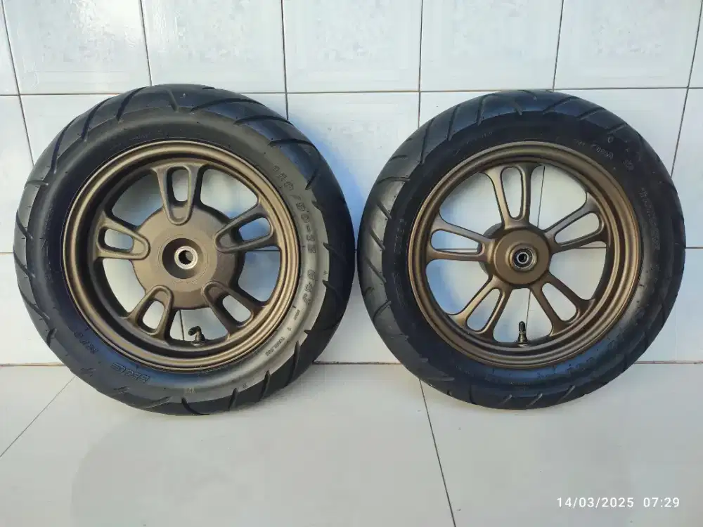 DIJUAL CEPAT VELG + BAN DONAT SCOOPY TH. 2021 (KONDISI BARU ORIGINAL)