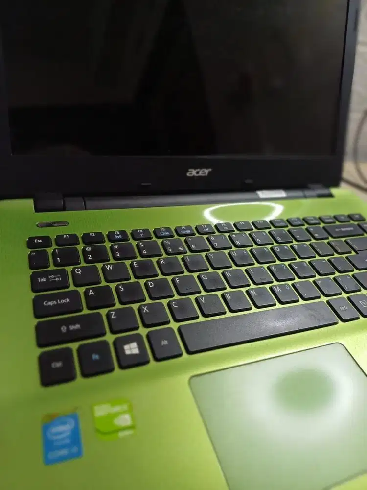 Laptop Acer Aspire E14 Hijau | Intel Core i3 | Ram 6Gb | HDD 500Gb