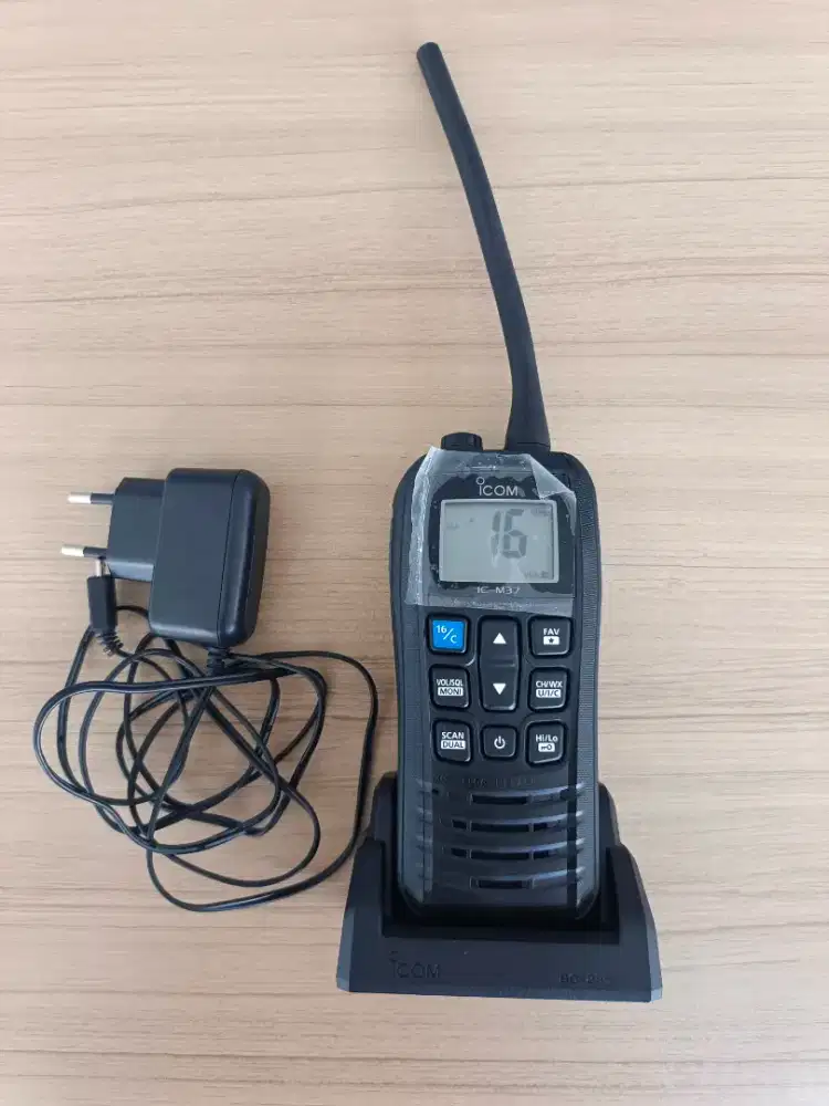 Icom ic-m37 marine walkie talkie