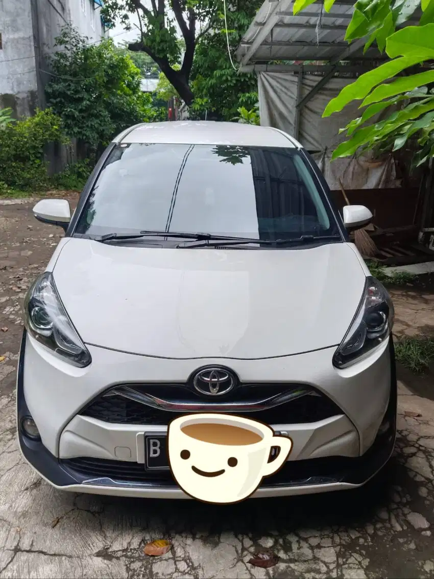 toyota sienta putih V 1,5 AT 2021 track record service auto 2000