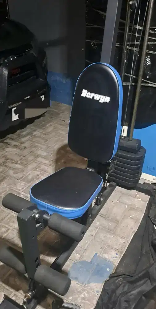 Home Gym Alat Fitnes Berwyn melatih otot badan