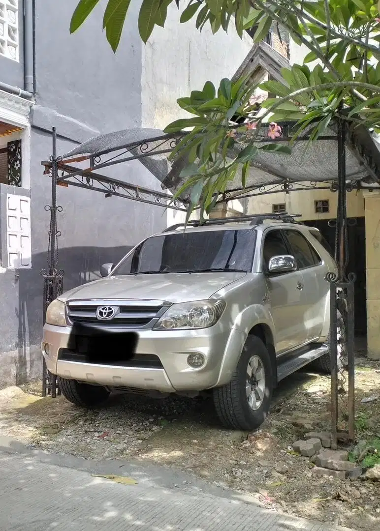 Toyota fortuner matic bensin 2004