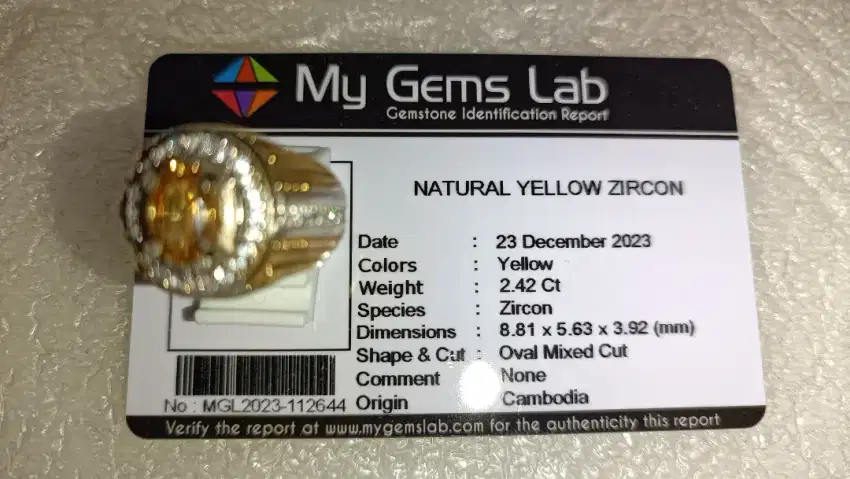 Cincin Natural Yellow Zircon 2.42 Ct Mewah Bermemo