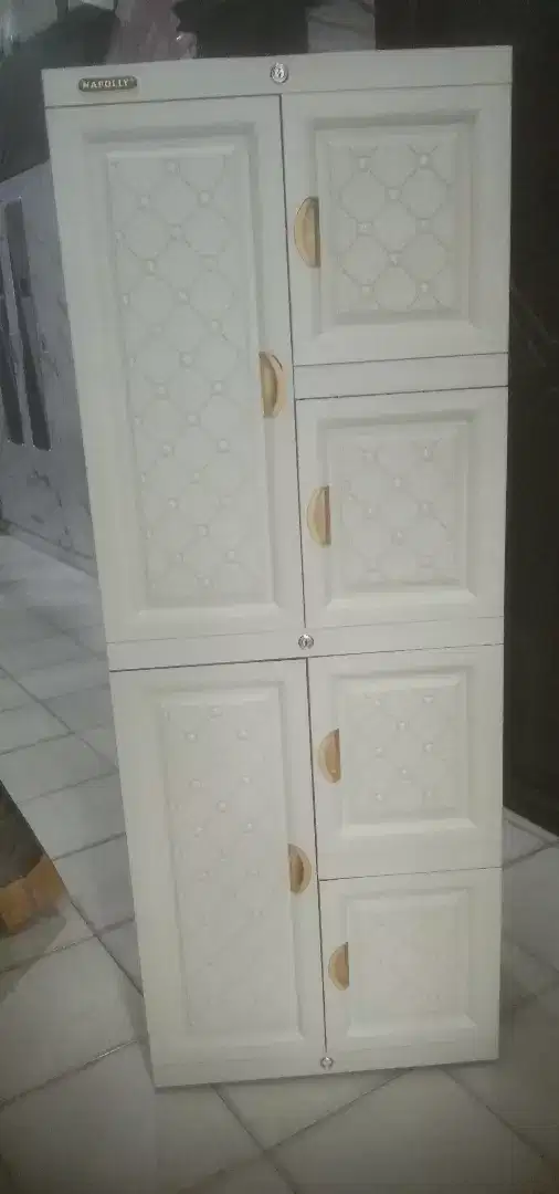 Lemari pakaian mini
