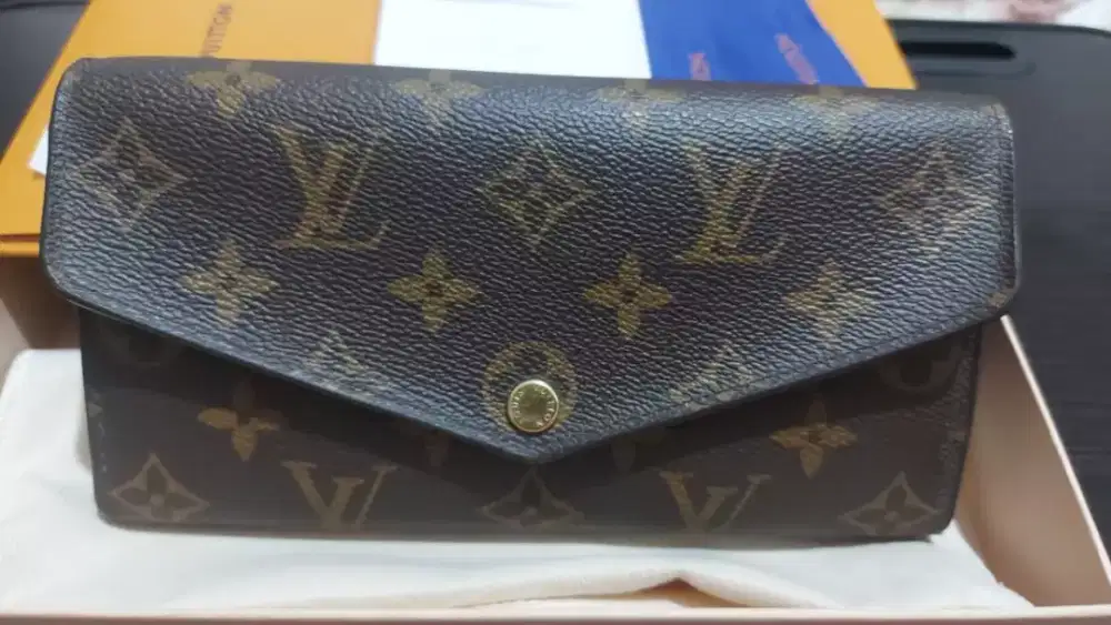 Dompet Louis Vuitton ( Authentic ) : Wallet sarah monogram Fuchia