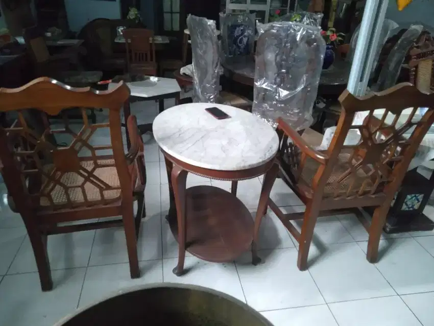 2 kursi & 1 Meja marmer bahan jati antik lawas