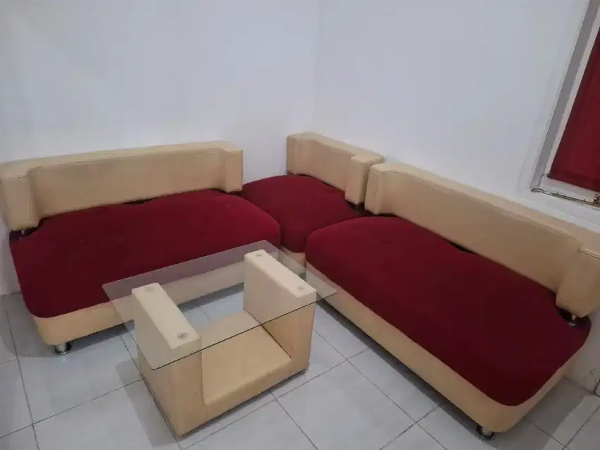 Jual sofa satu set 1,1  juta masih mulus
