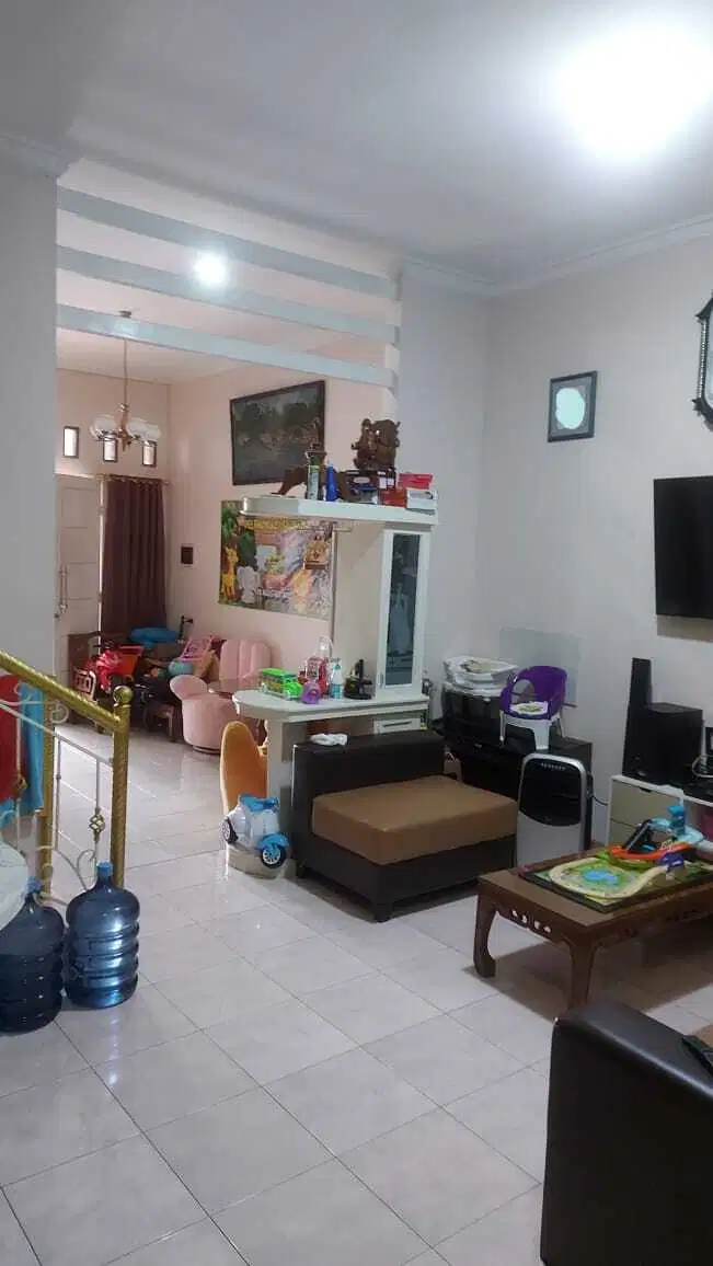 Dijual Cepat Rumah 2 lantai di Metland Puri