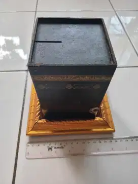 Celengan Bentuk Kabah