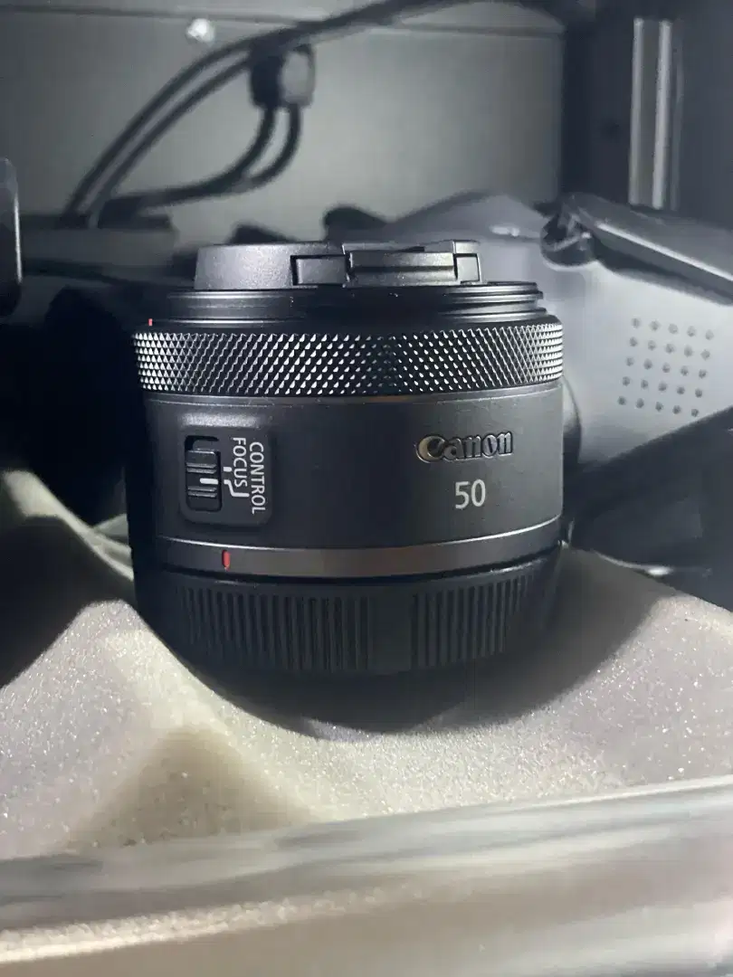 Canon RF 50mm f/1.8 STM Lens