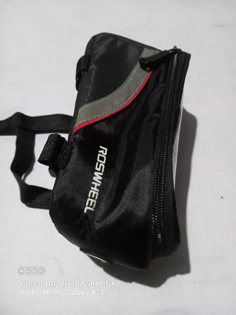 Tas Sepeda buat hp dompet dll,original,anti air,mulus.