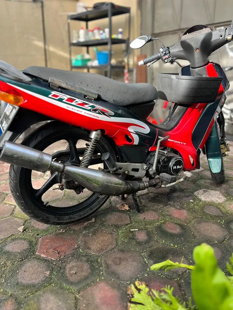 Motor Antik F1ZR 2004 Mulus NEGO
