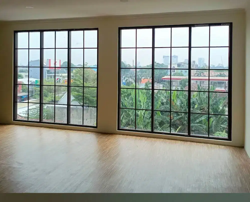 Partisi kaca dan aluminium