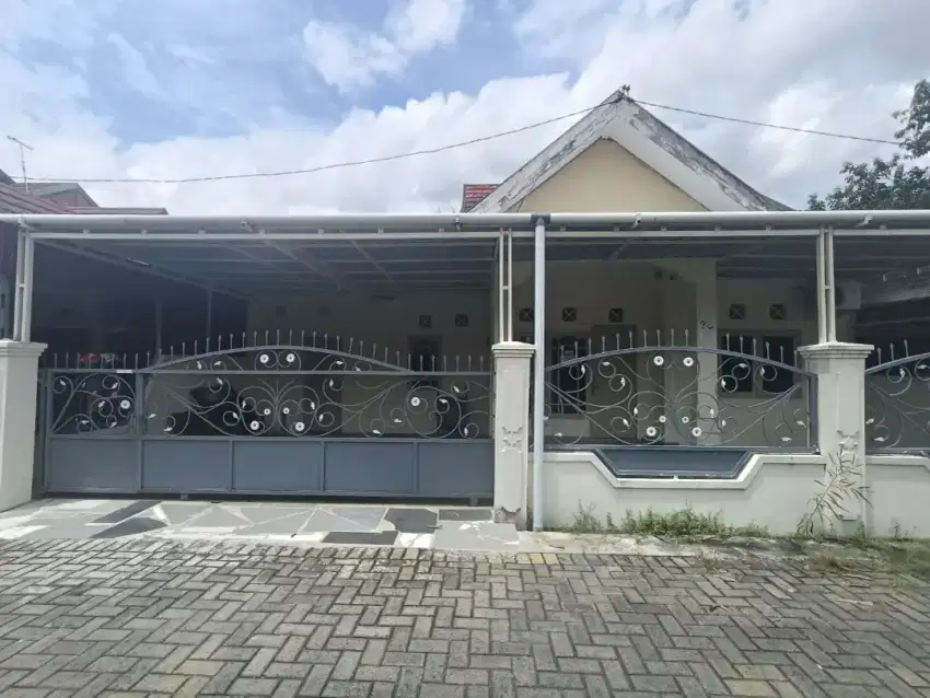 Dikontrakkan rumah di Rina karya km 8 banjar