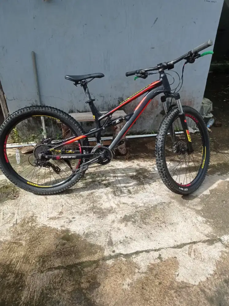 Sepeda pacific Aquila 2.0