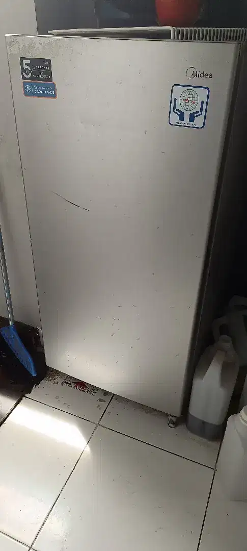 Kulkas bekas Midea mati total
