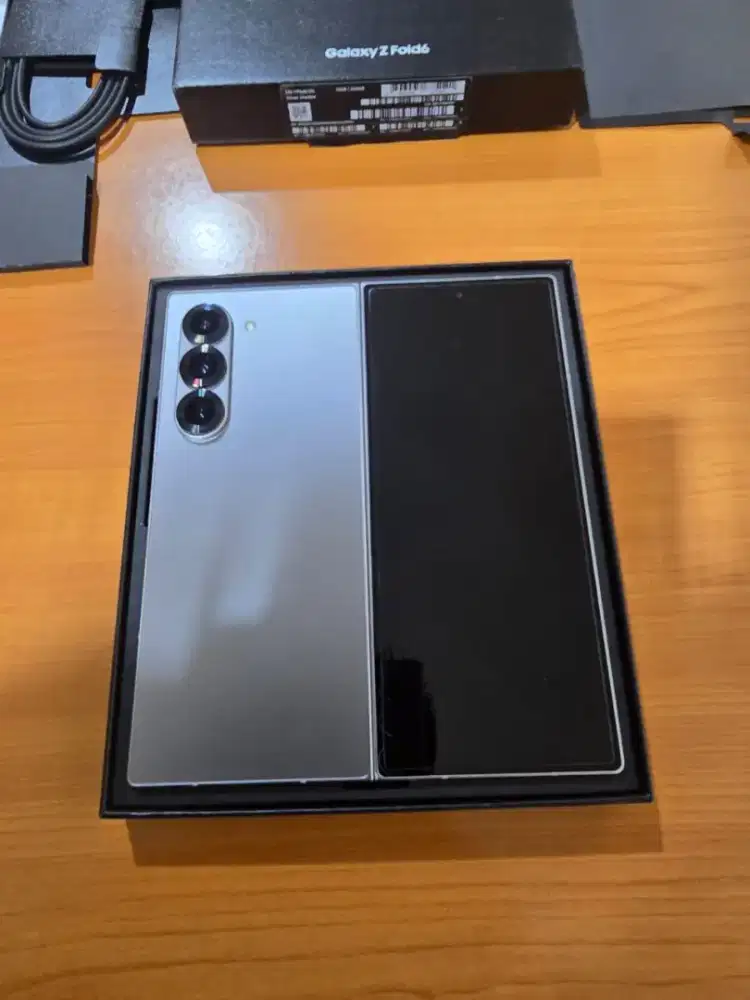 Z fold 6 255 gb silver casing asli