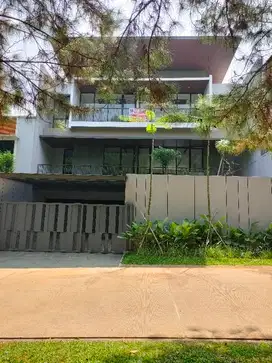 rumah baru bagus siap huni swimming pool di sentul city