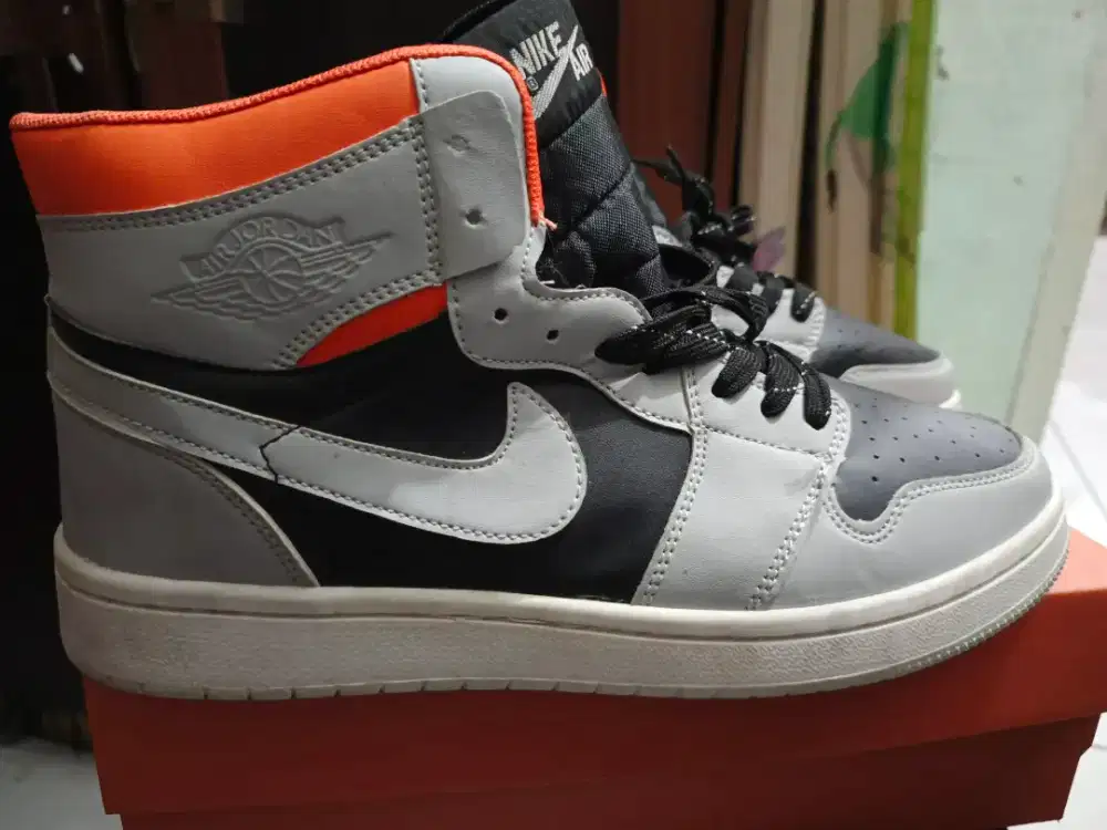 Nike air Jordan size 44 like new mulus tapak tebal empuk 225rb nett b